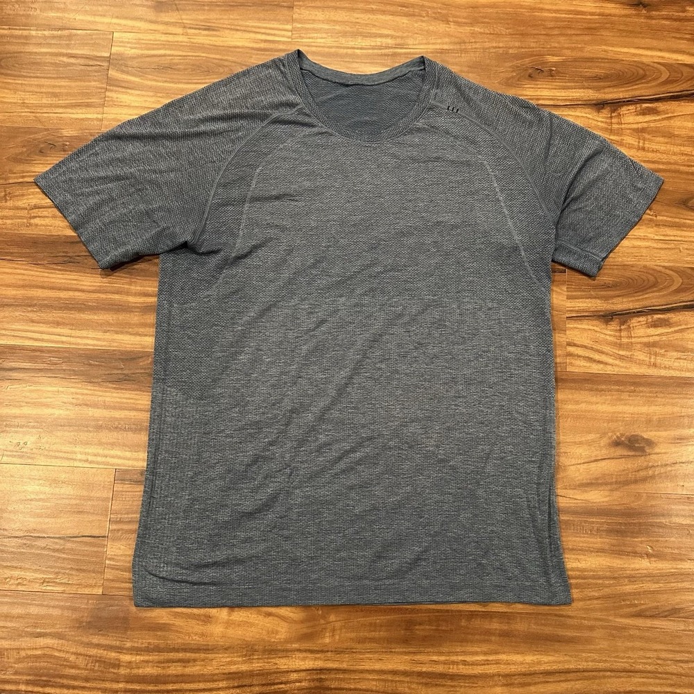 Lululemon Shirt Mens Large Gray Seamless Performance Athletic Running Tee Top